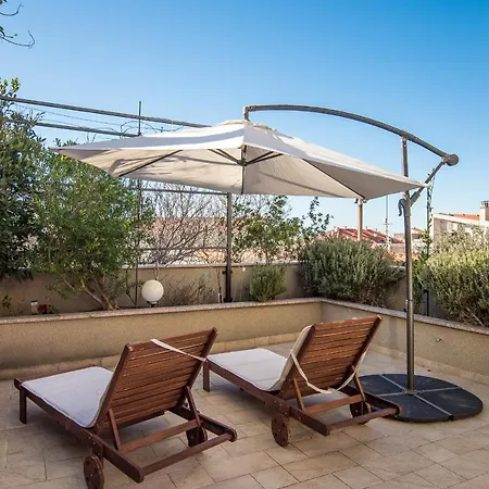 Apartment Luxury Stipe *