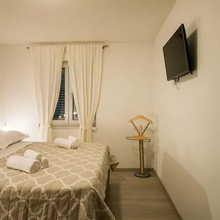 Apartment Luxury Stipe *