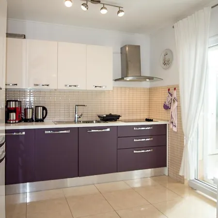 Luxury Stipe Apartment *